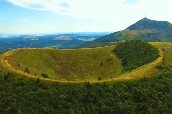 Les plus beaux volcans d'Auvergne à découvrir absolument
