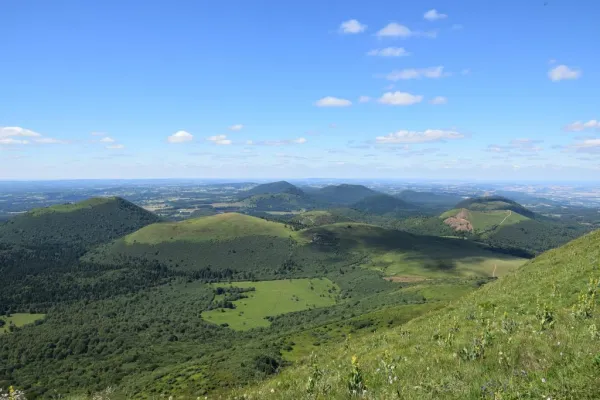 Pourquoi choisir l'Auvergne pour vos prochaines vacances nature ?