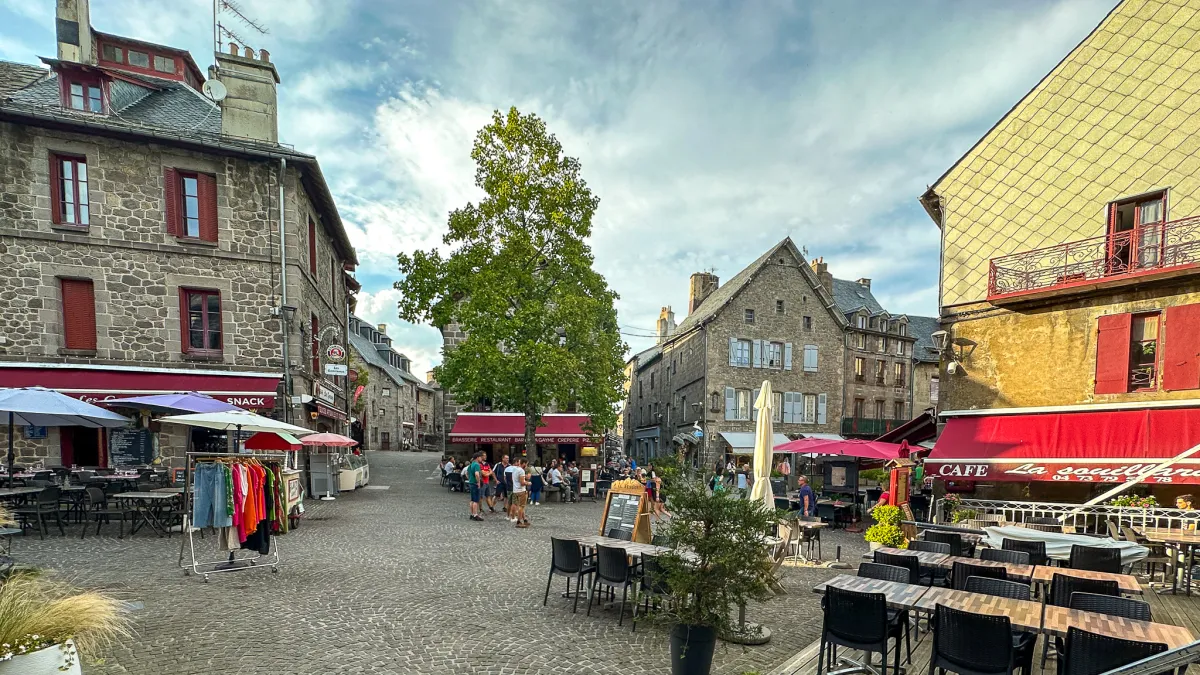Besse-et-Saint-Anastaise, un village médiéval plein de charme